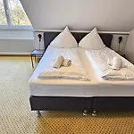 Schachener Hof 3*